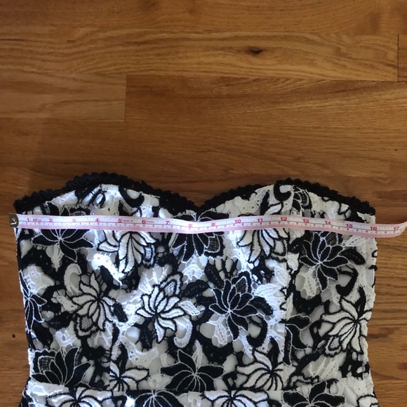 White House Black Market Bustier - Picture 3 of 9